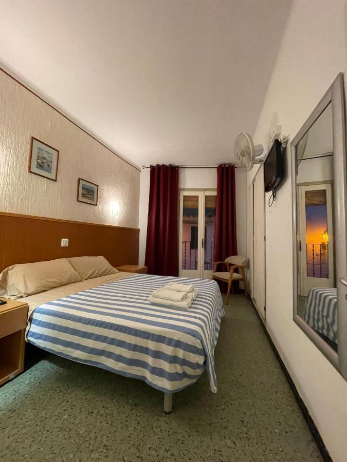 P&R Hostals Maria Rosa Tossa de Mar Eksteriør bilde
